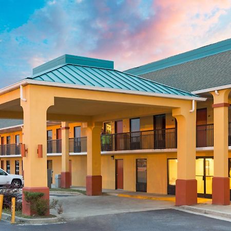Hotel Super 8 By Wyndham Orangeburg Near I-26 Extérieur photo