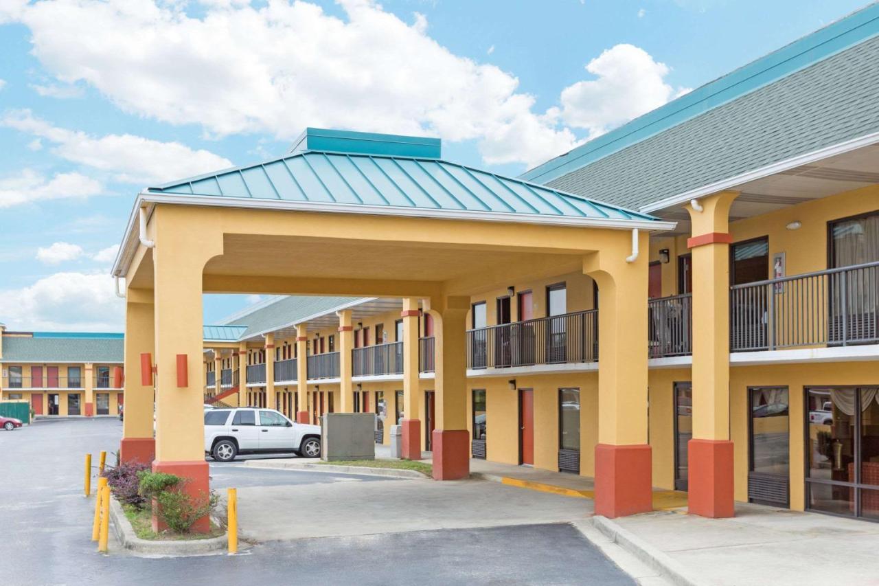 Hotel Super 8 By Wyndham Orangeburg Near I-26 Extérieur photo